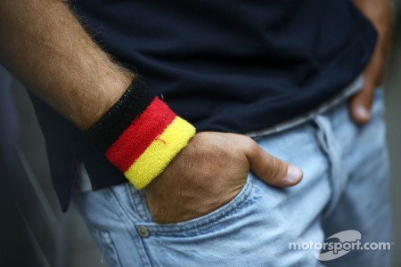 Vettel: inkább nyerjen ma Franciaország, és akkor hátha több erő lesz a Renault-motorban