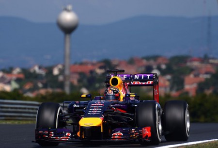 Vettel: több lelátót és ingyen sört a finn szurkolóknak a Hungaroringen!