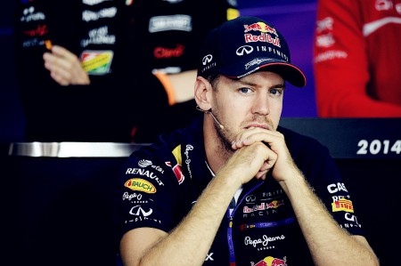 Vettel újoncként maga vezetett a szálloda és a pálya között, míg Verstappennek nincs jogsija