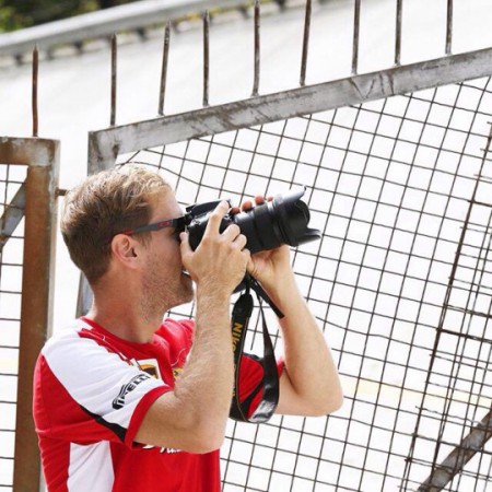 Az eddigi legfurcsább kérdezz-felelek Sebastian Vettellel: a német egy napra madár lenne, és a csokit inkább harapja, mint szopogatja!